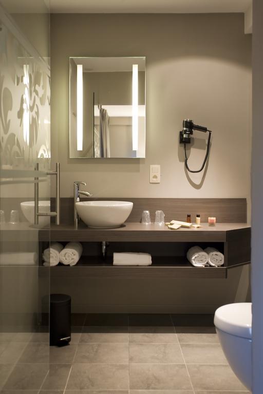 Tuinhotel Ломел Екстериор снимка